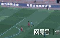 开云体育官网-羽毛球赛场再起风云：江汉鲨队队爆冷海滨独角兽队，新援首秀制胜高压逼抢成功的简单介绍